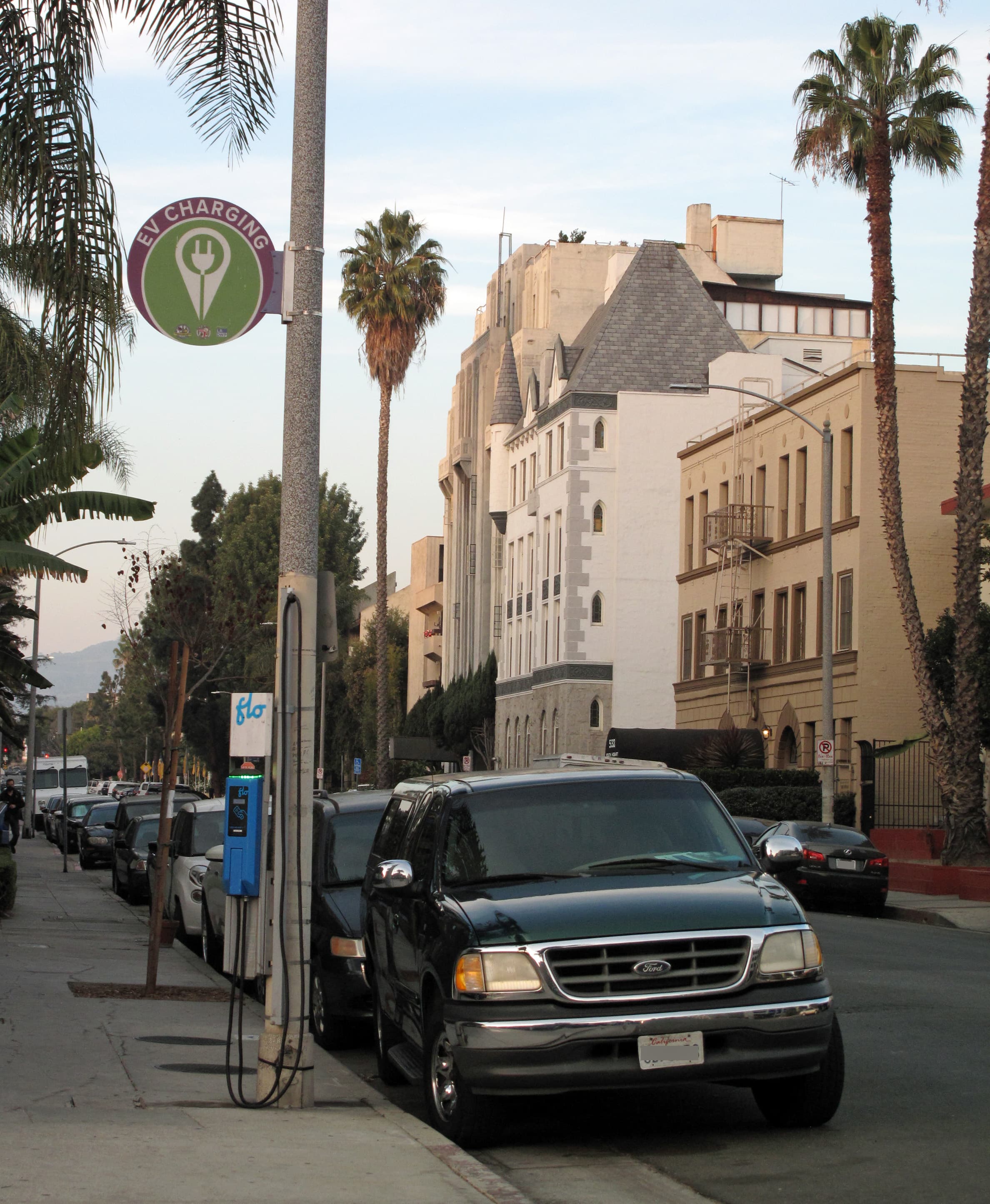 Public EV charging stalls in Los Angeles Koreatown